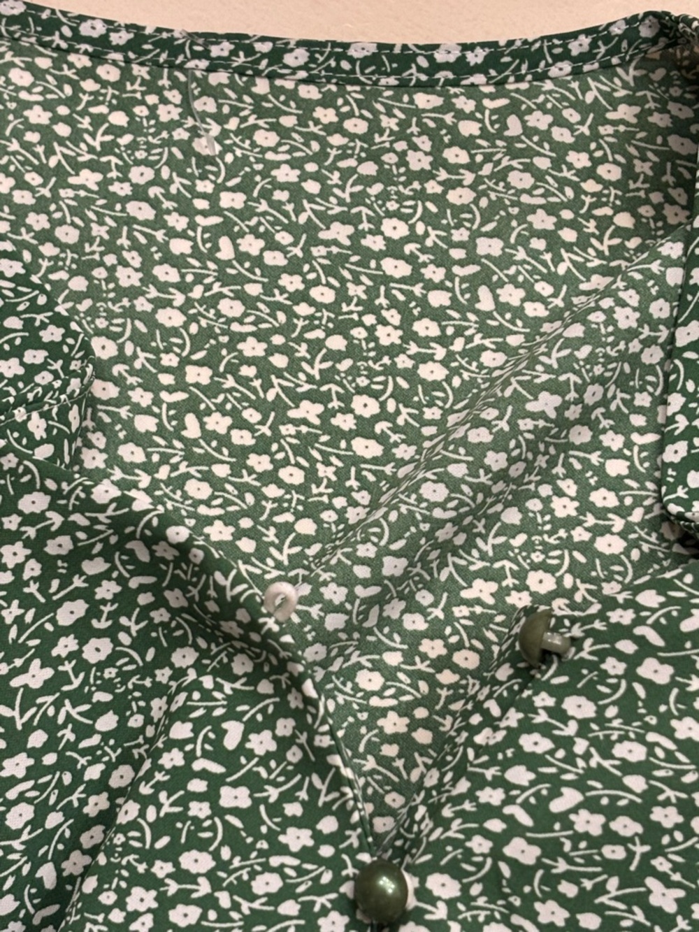 Green Floral V-Neck Button Front Dress size S/M (tags are missing) - Picture 4 of 5